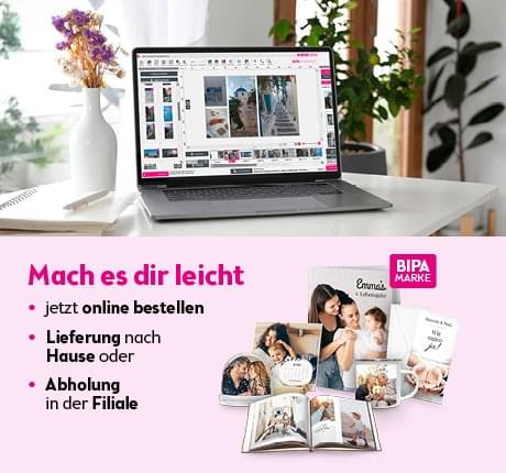 Laptop mit BIPA Fotoshop Editor zur Fotoproduktgestaltung, links Auswahl an Fotobüchern, Tassen und Kalendern.