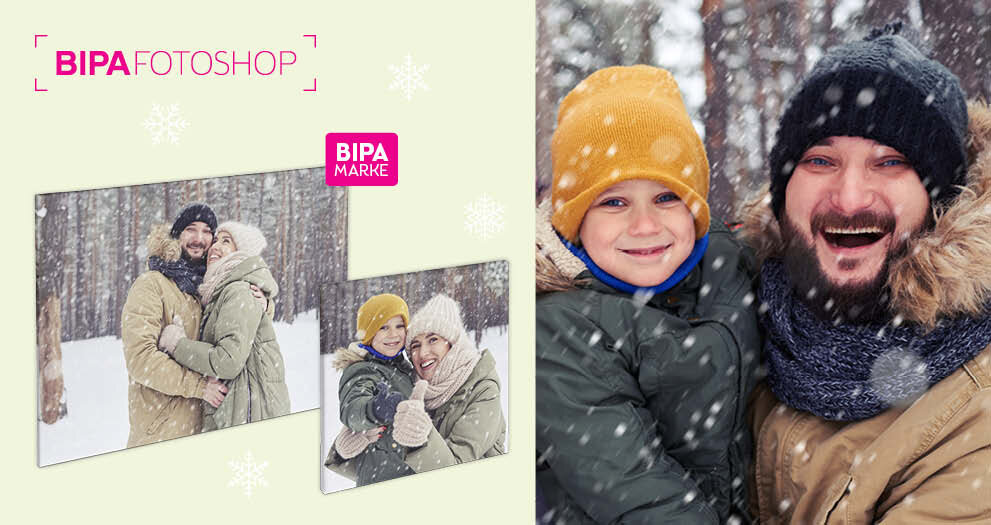 Fröhliche Familie im Schnee mit Fotoleinwänden – unvergessliche Wintermomente als Wandbilder im BIPA Fotoshop.